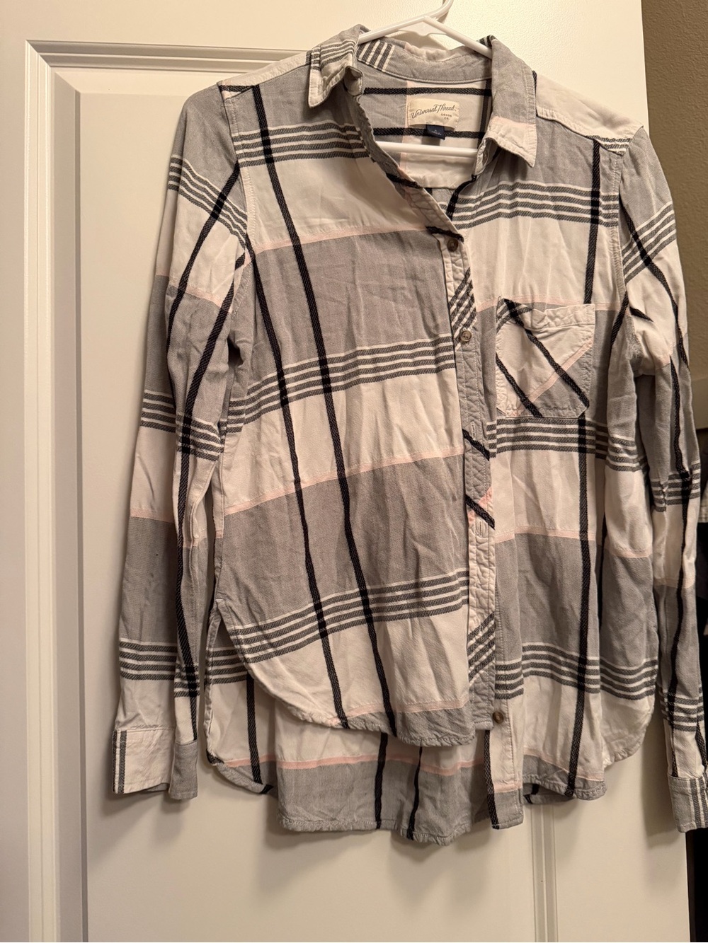 Universal Thread Gray and White Plaid Button-Down Shirt with Pale Pink Accents